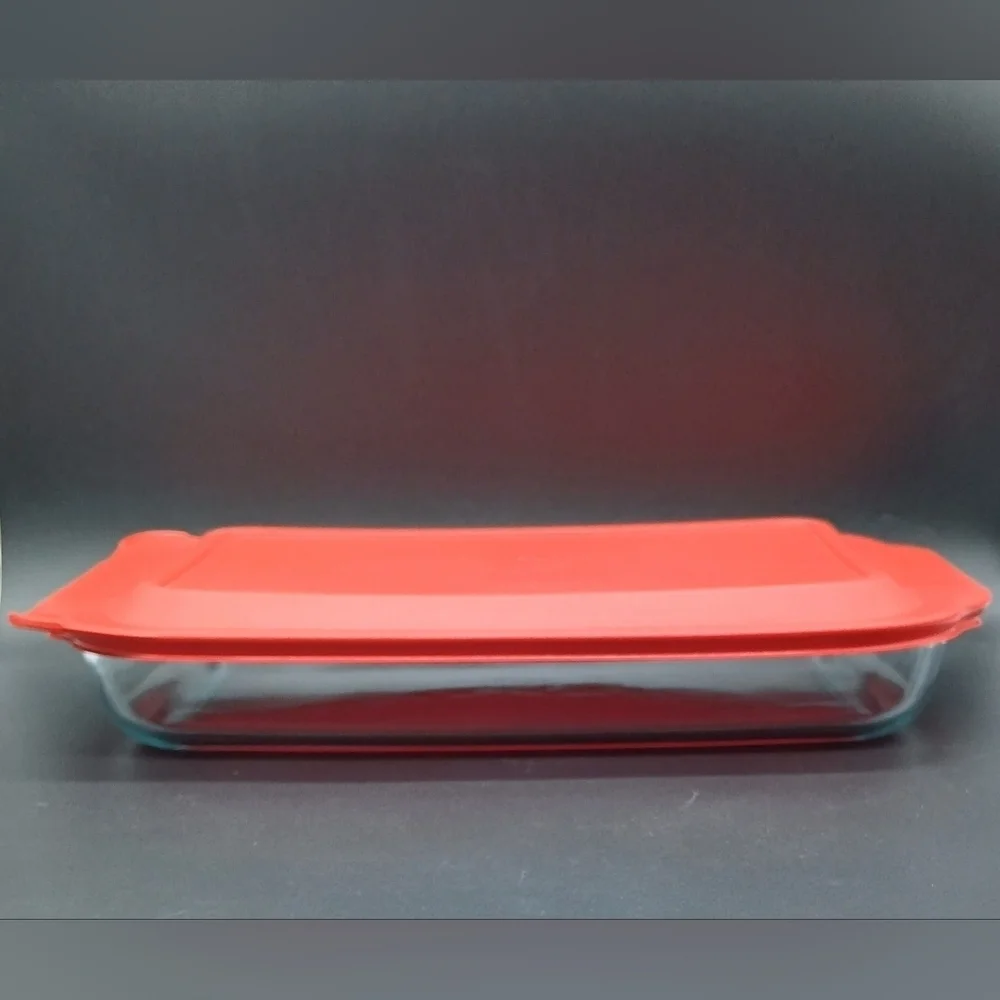 Pyrex Basics 4.8 QT Glass Baking Dish with Plastic Lid Casserole Dish​​​ - Picture 4 of 12
